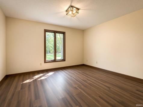 5834 Bayer Drive Evansville IN 47712