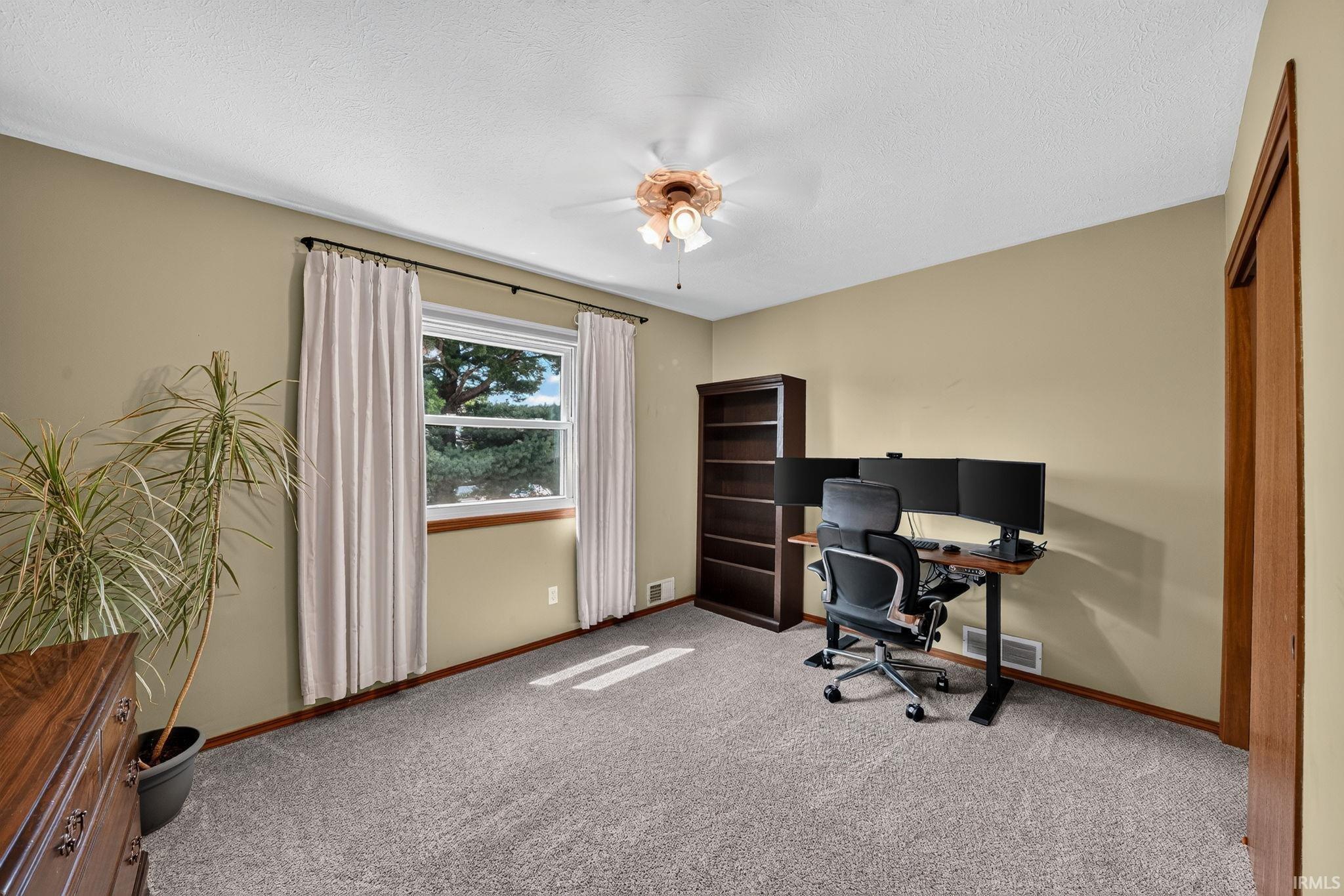 12015 Peacock Circle Granger IN 46530