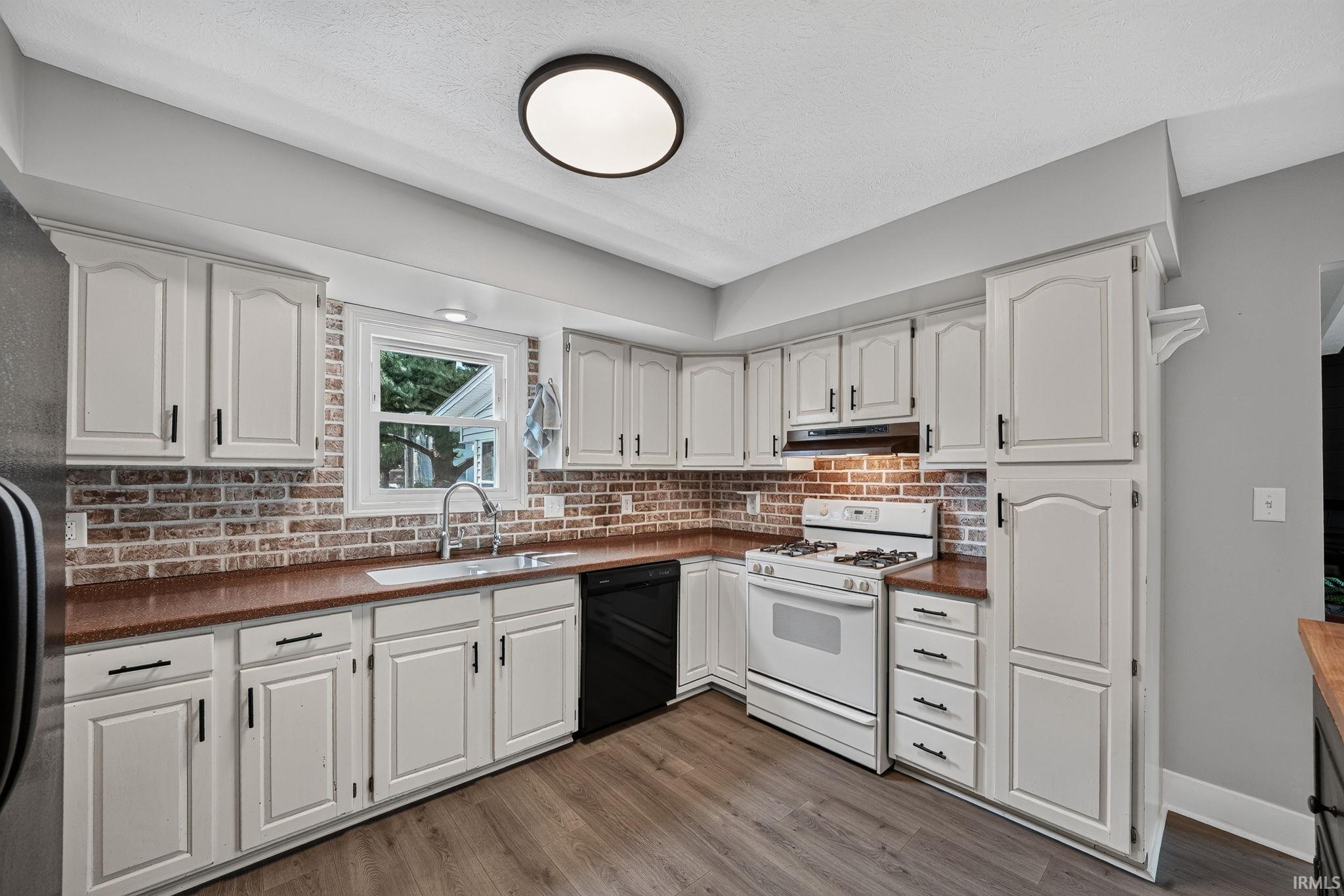 12015 Peacock Circle Granger IN 46530