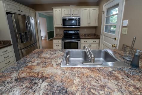 200 Royal Avenue Evansville IN 47715