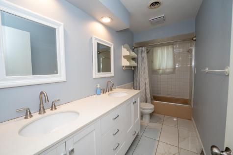 200 Royal Avenue Evansville IN 47715