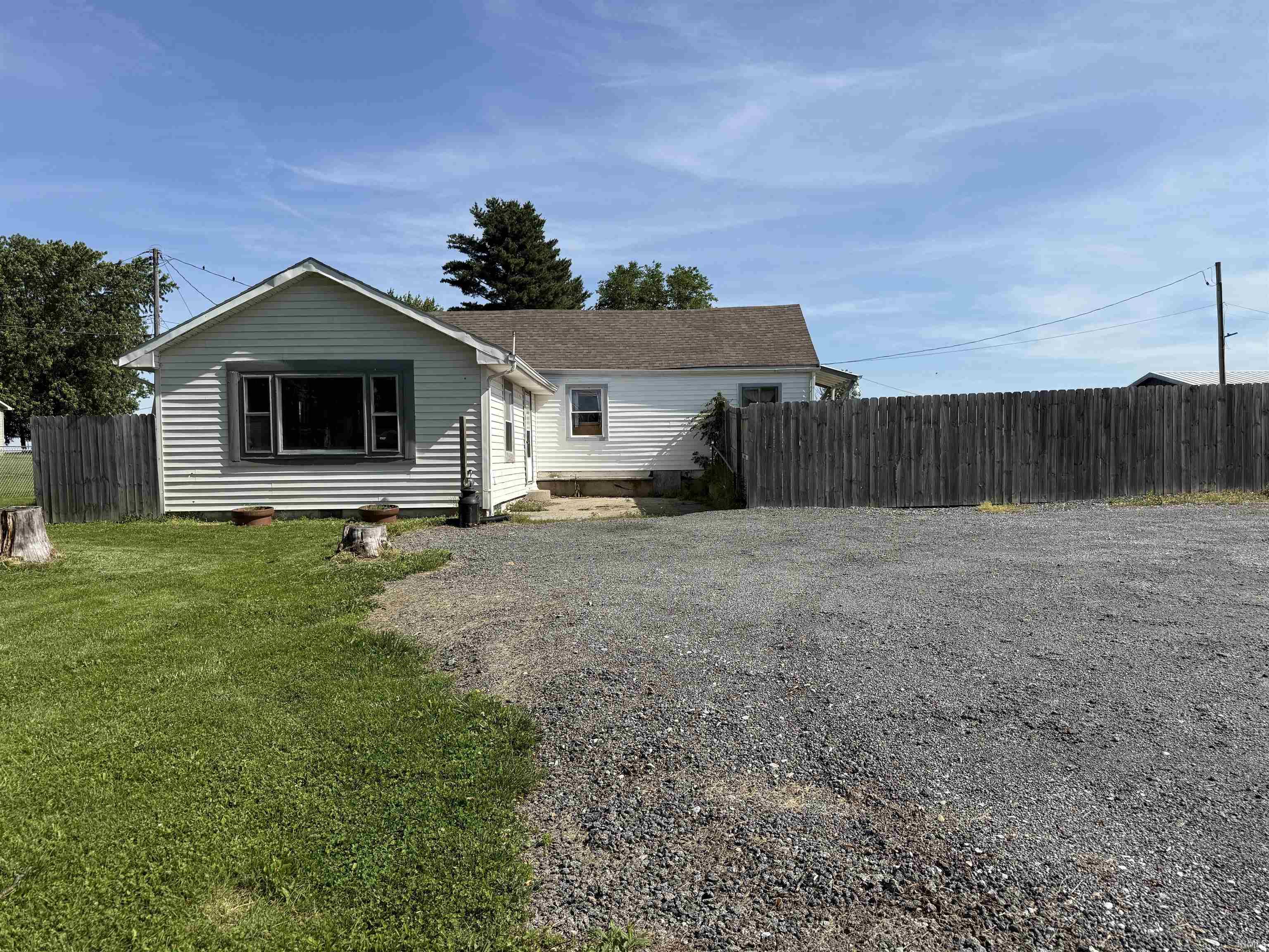 8746 W Us Highway 40 Highway Knightstown IN 46148