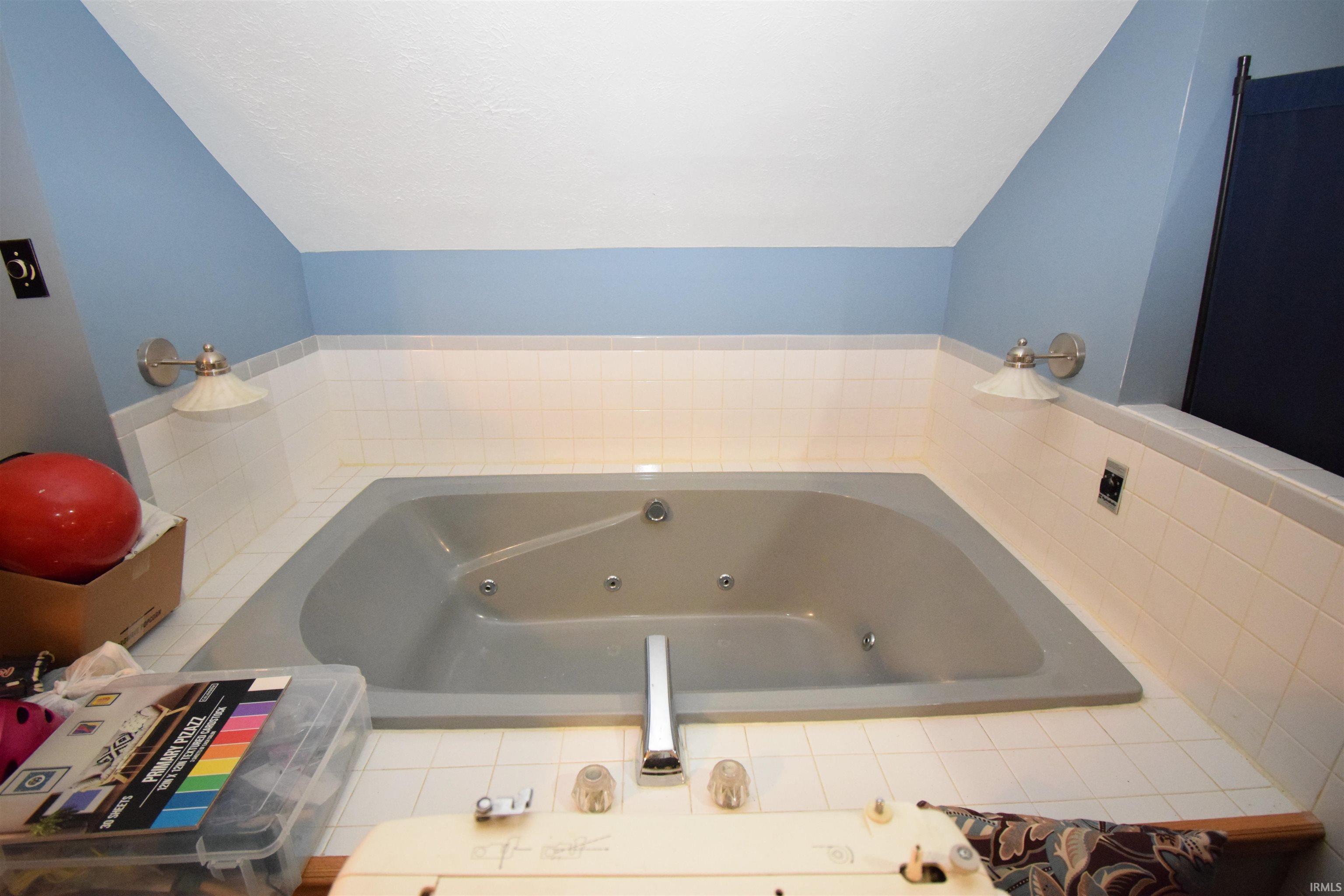 10639 E Iroquois Road Walkerton IN 46574
