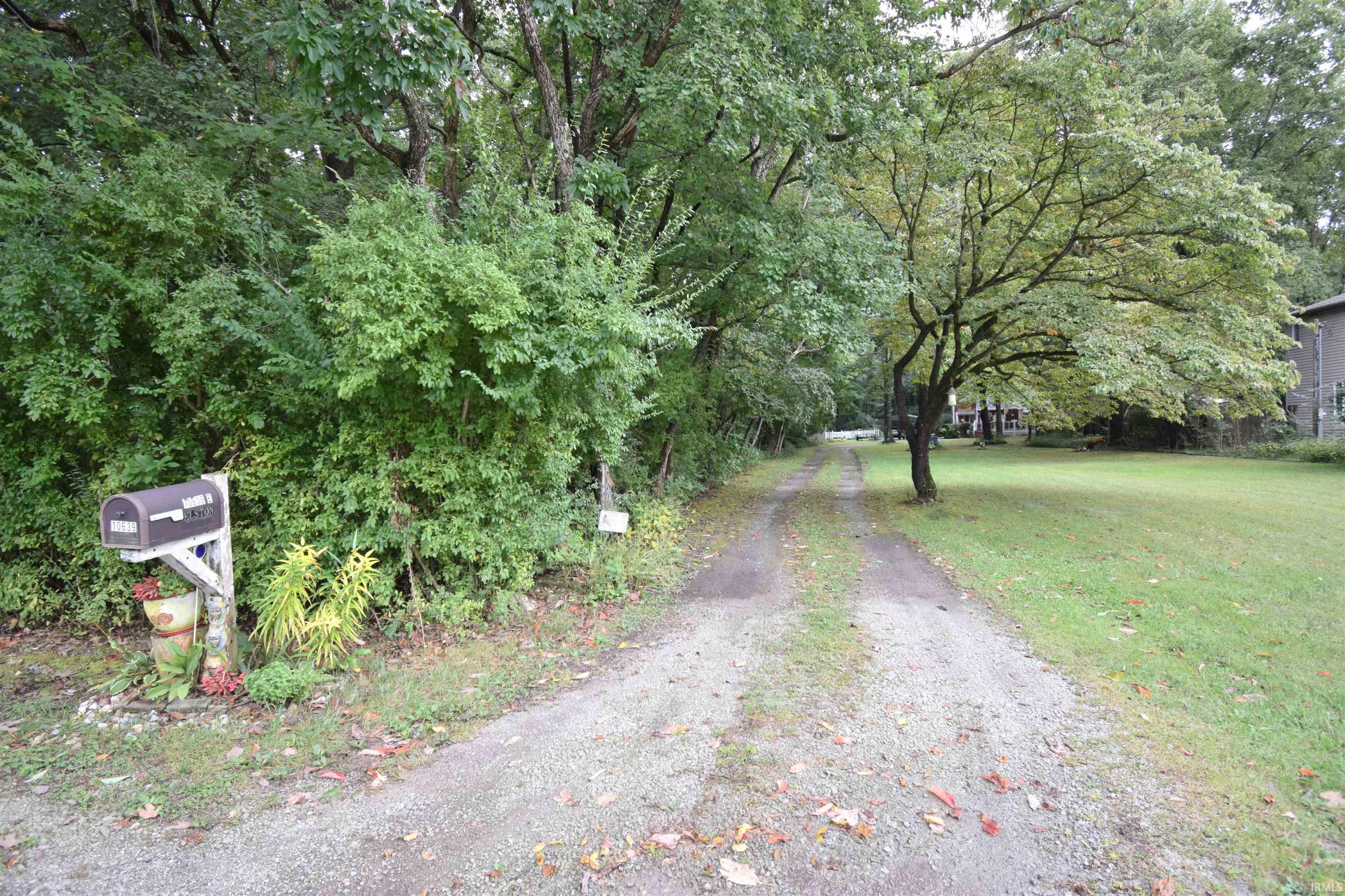10639 E Iroquois Road Walkerton IN 46574