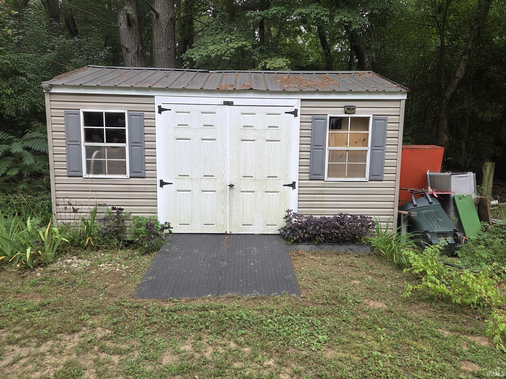10639 E Iroquois Road Walkerton IN 46574