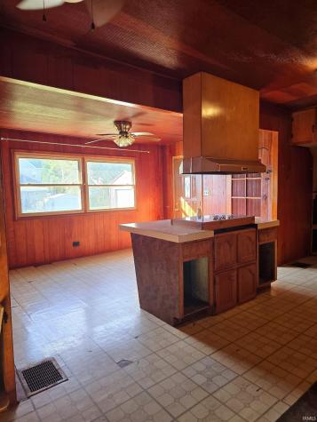 102 N East Street Hartford City IN 47348