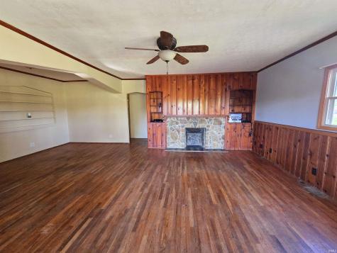 102 N East Street Hartford City IN 47348