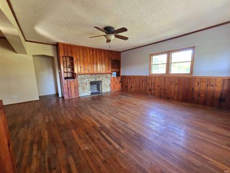 102 N East Street Hartford City IN 47348