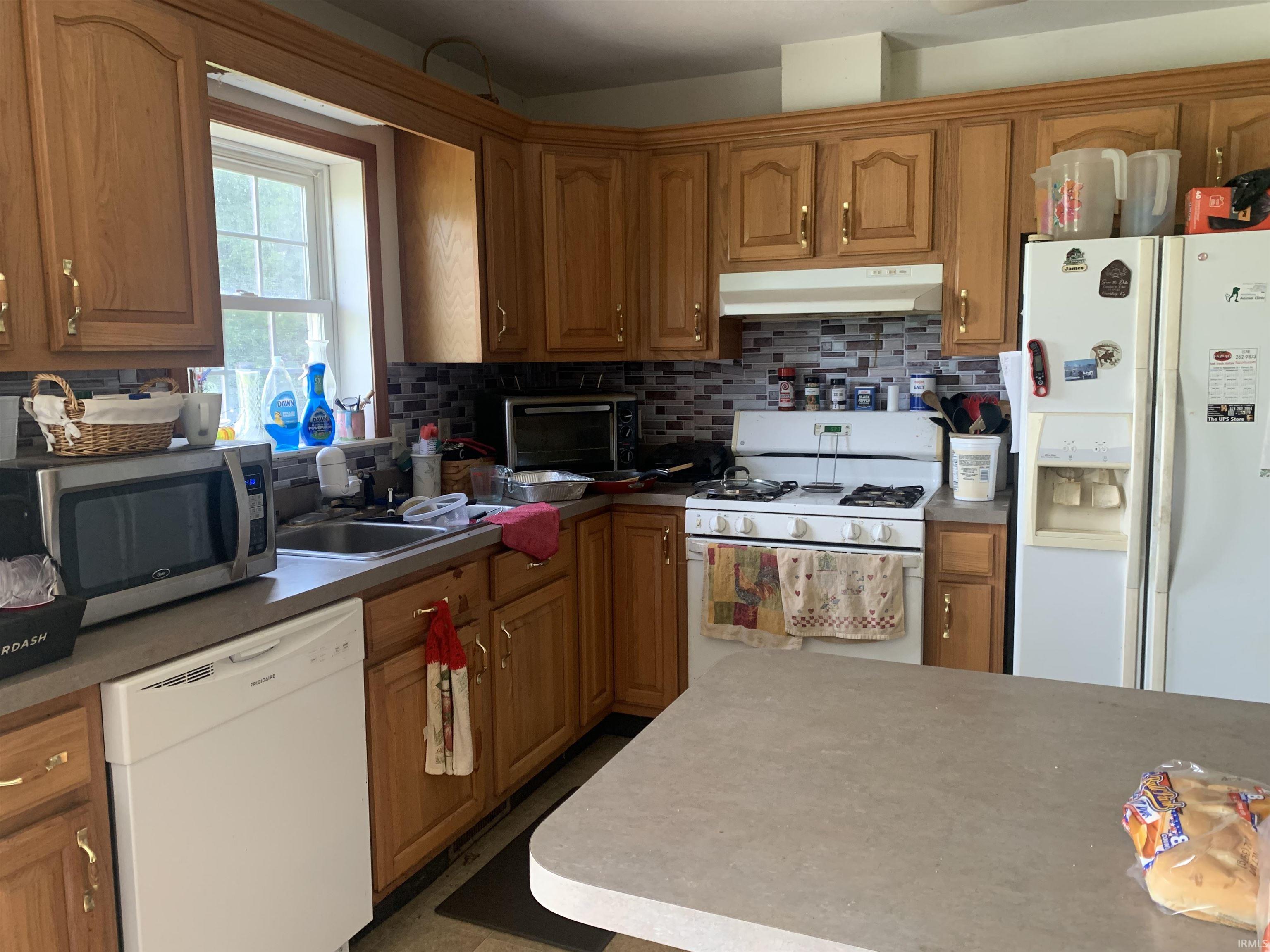 18406 County Road 102 Bristol IN 46507