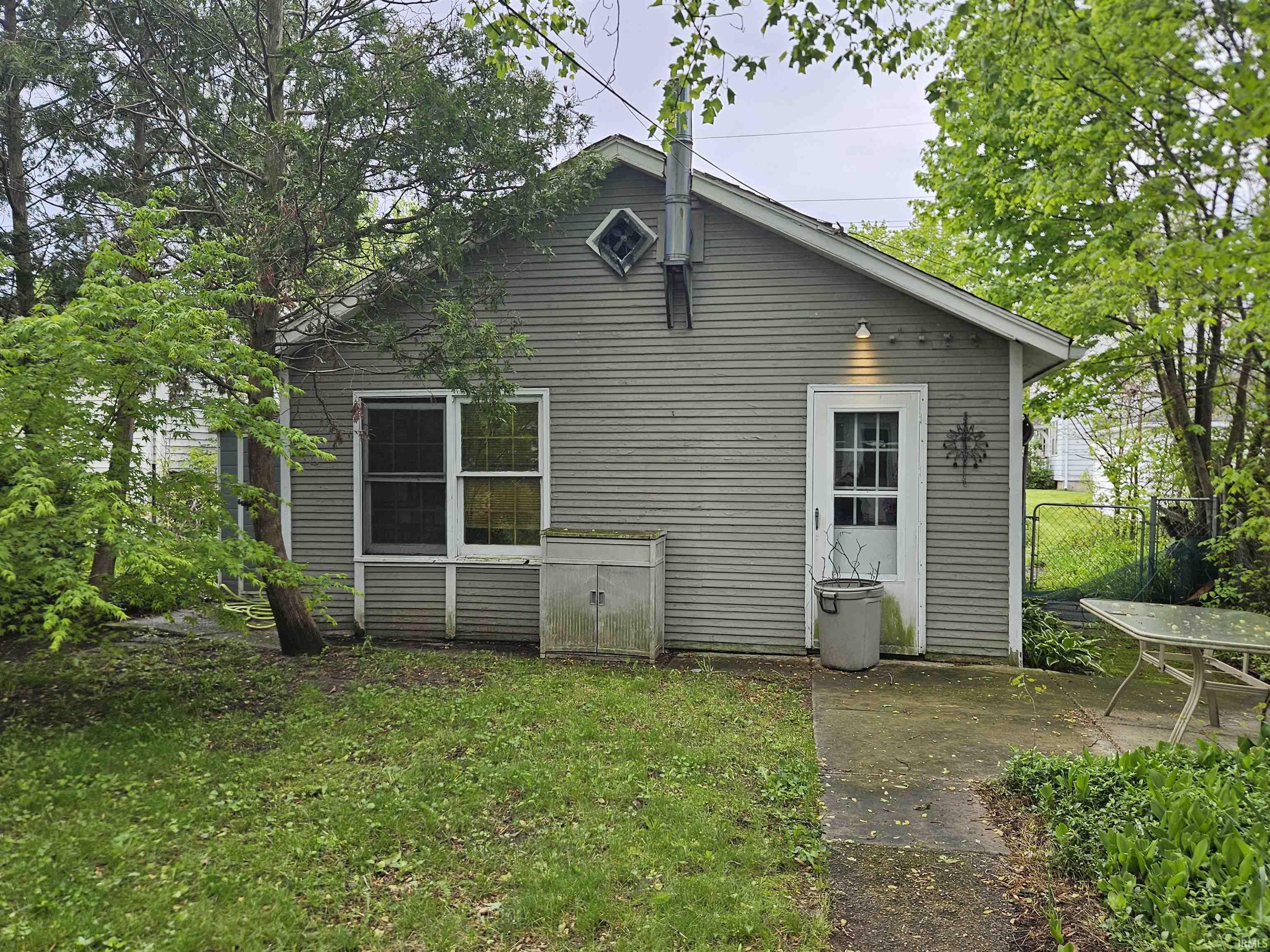 926 E Victoria Street South Bend IN 46614