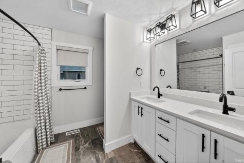 15111 Gossamer Trail Granger IN 46530