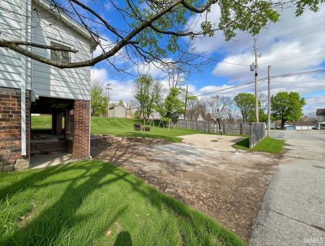 311 N Mill Street Veedersburg IN 47987