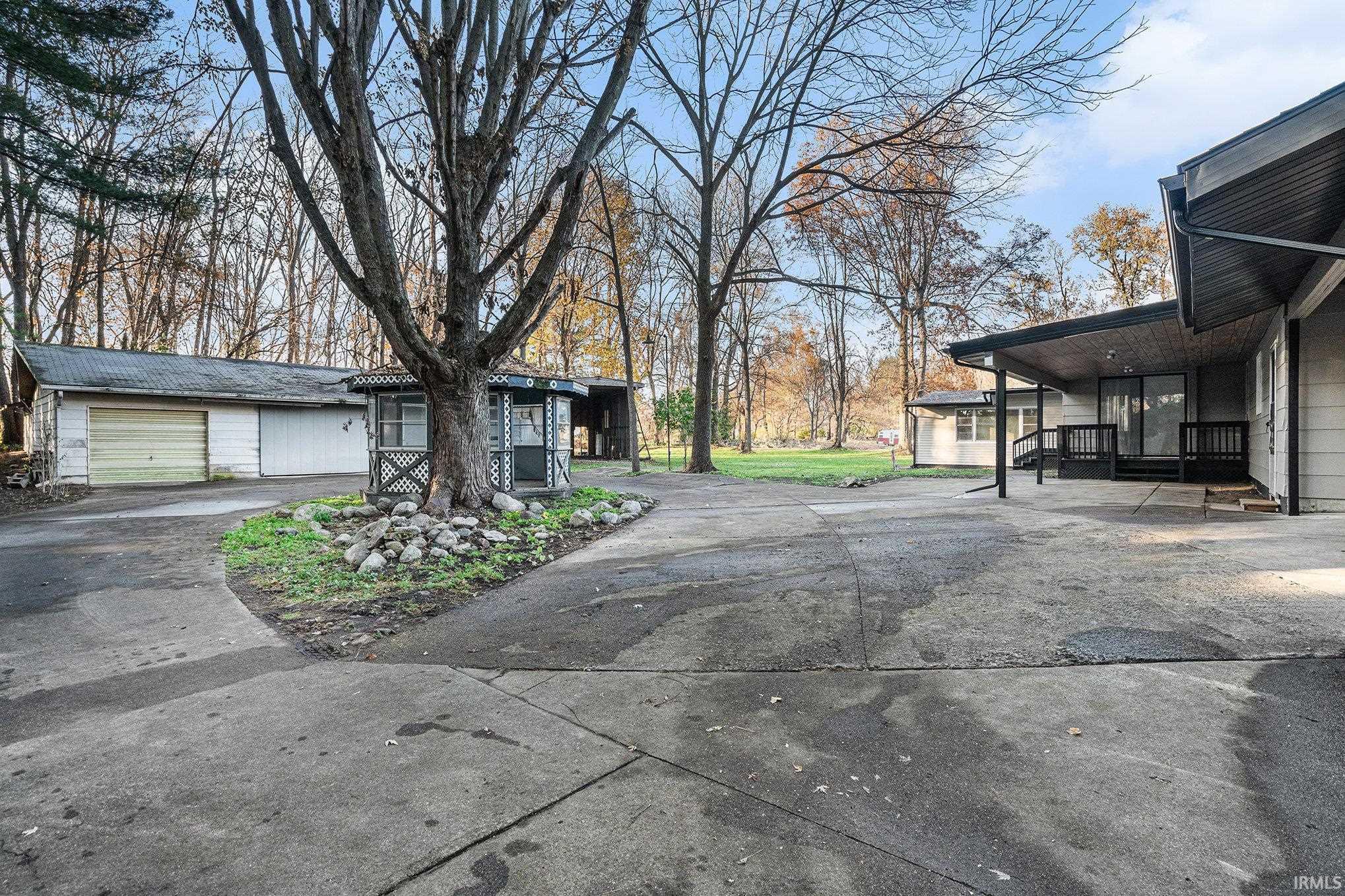 56825 Elmer Avenue South Bend IN 46619