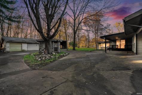 56825 Elmer Avenue South Bend IN 46619