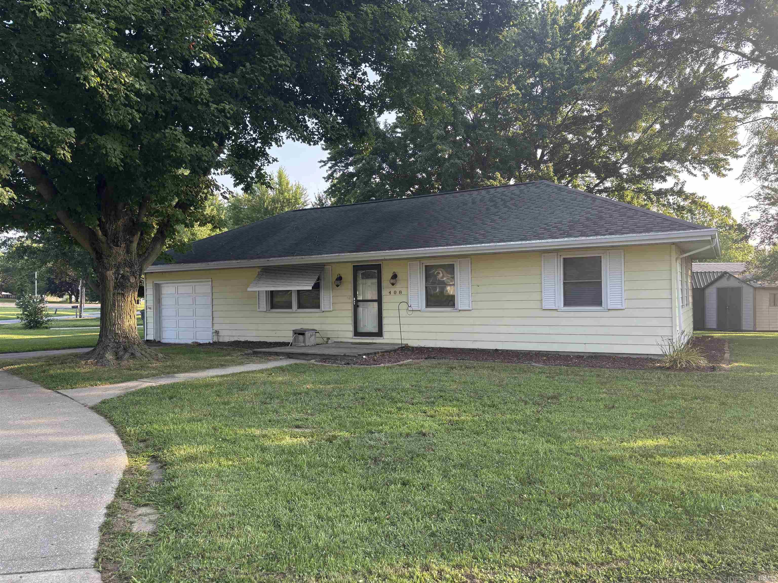 408 W Pickwick Drive Syracuse IN 46567