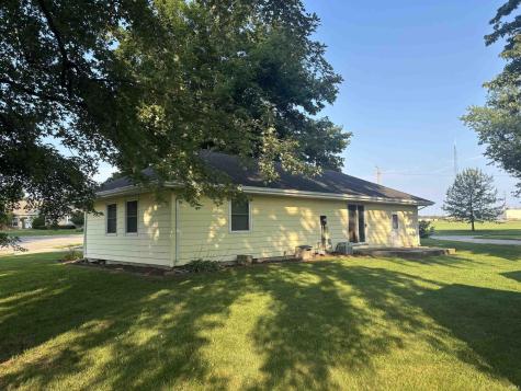 408 W Pickwick Drive Syracuse IN 46567