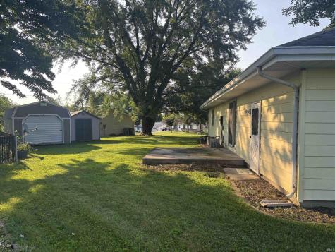 408 W Pickwick Drive Syracuse IN 46567