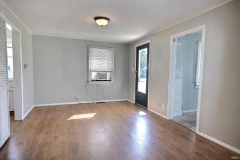 2706 Waynedale Boulevard Fort Wayne IN 46809