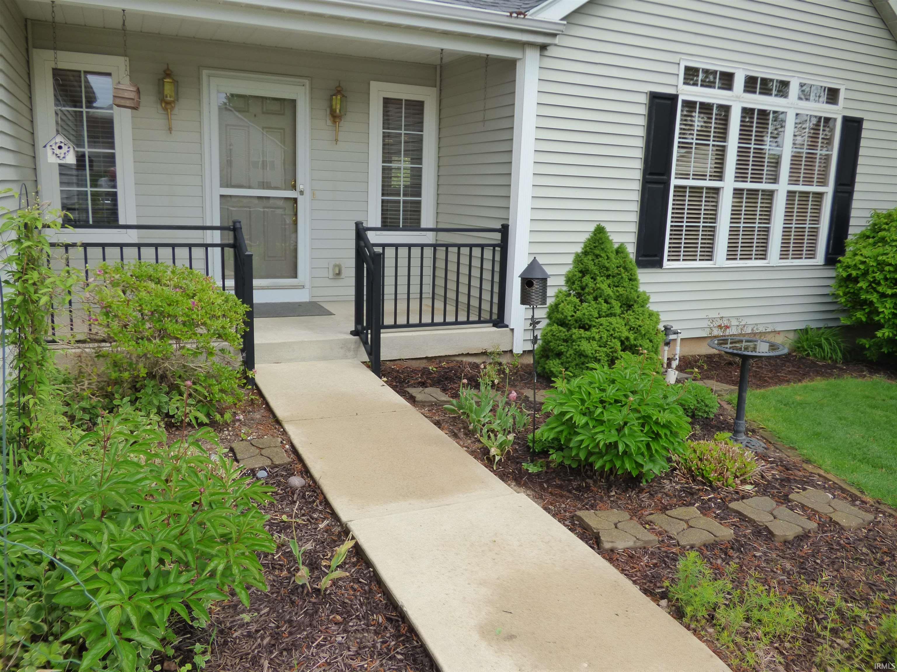 6433 Armstrong Drive South Bend IN 46614