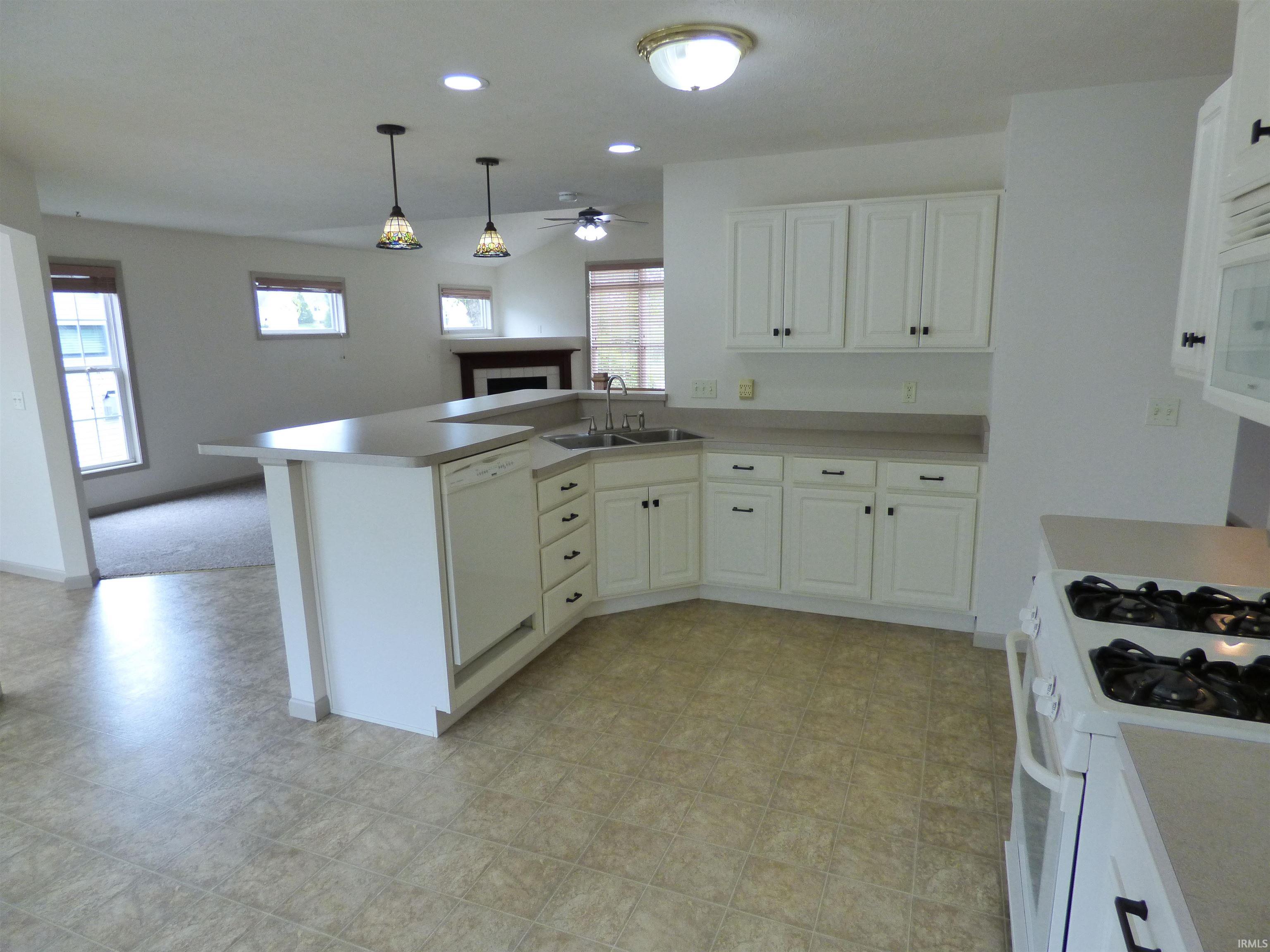 6433 Armstrong Drive South Bend IN 46614