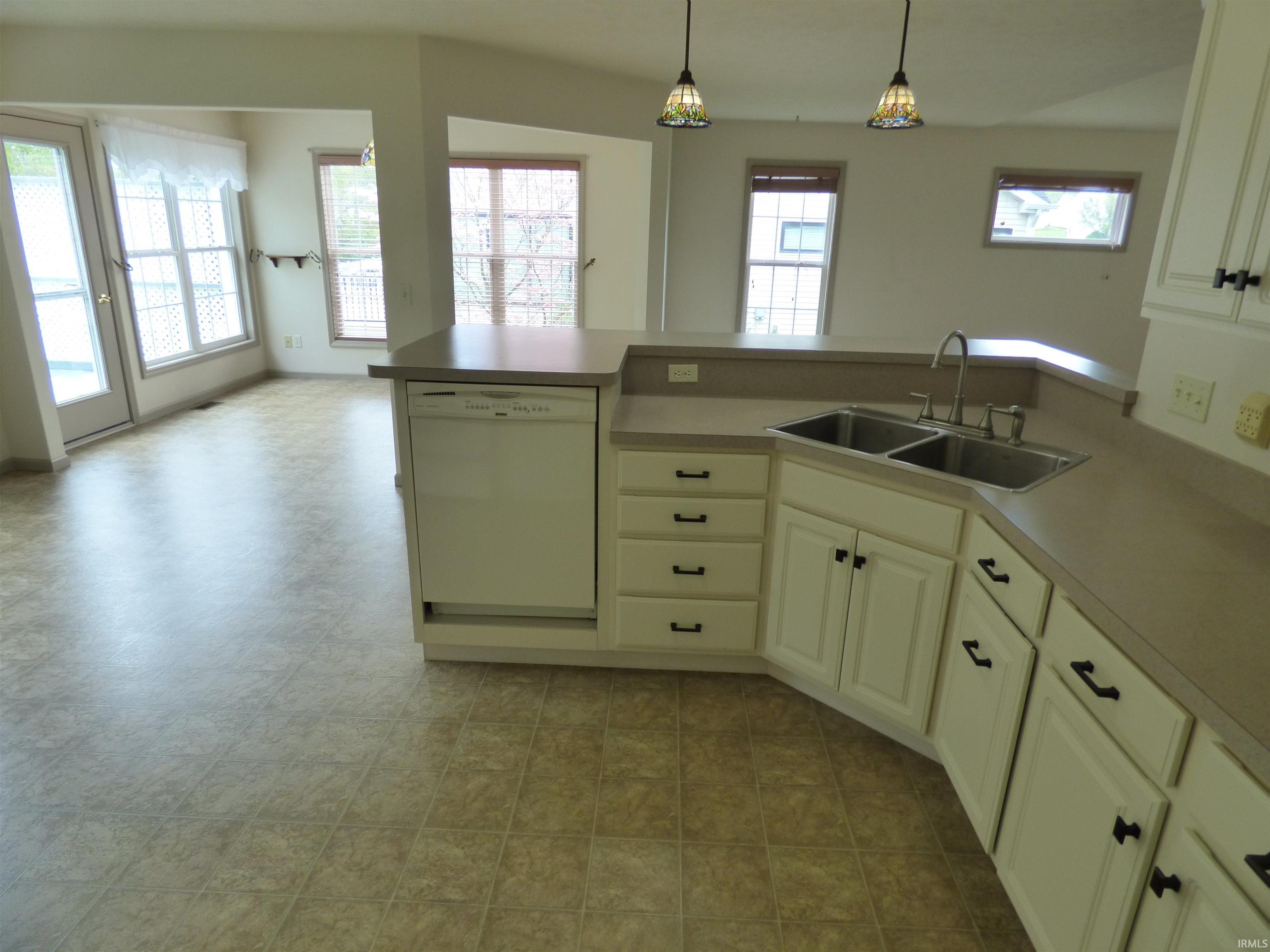 6433 Armstrong Drive South Bend IN 46614