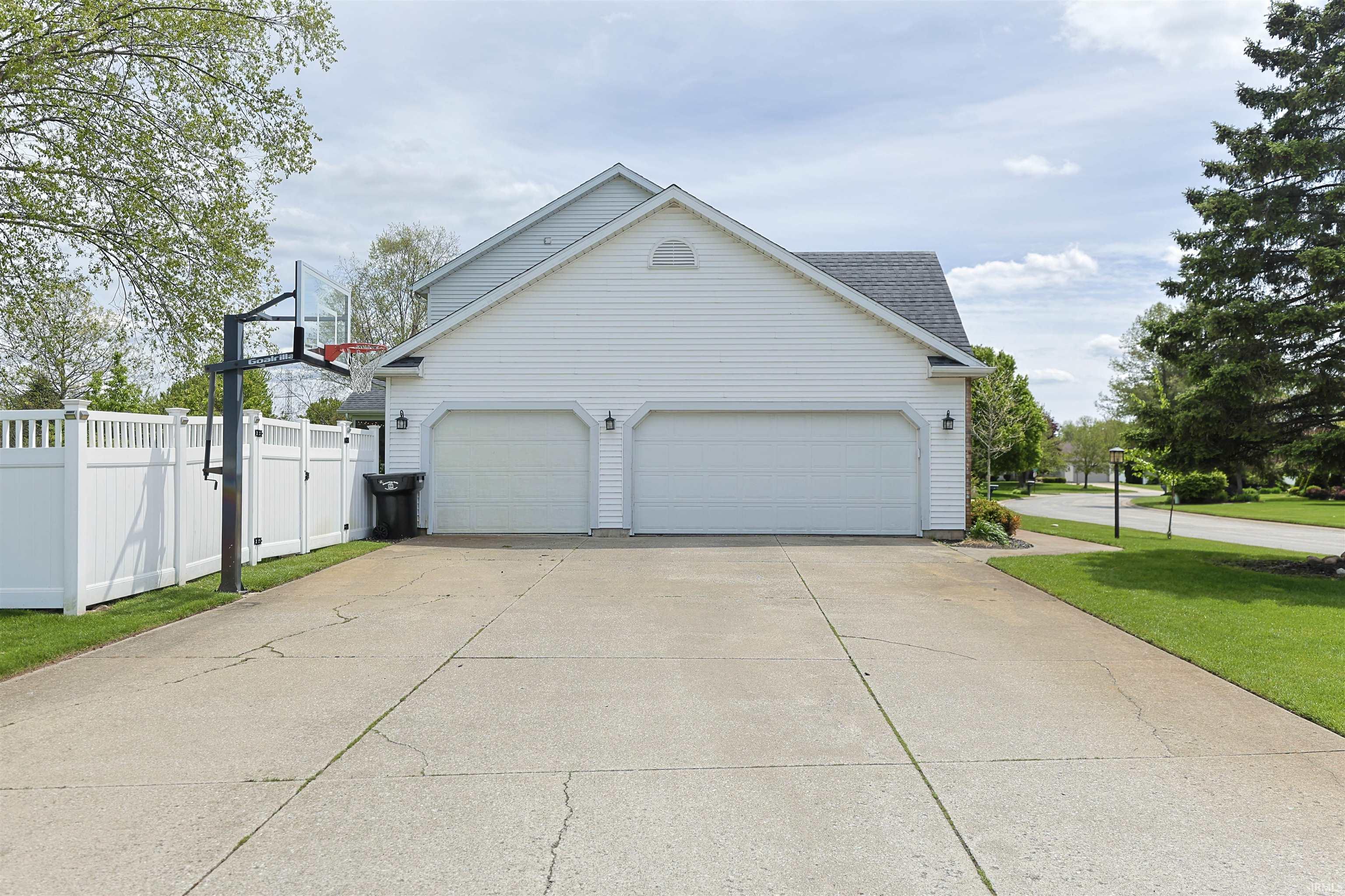 14223 Worthington Drive Granger IN 46530