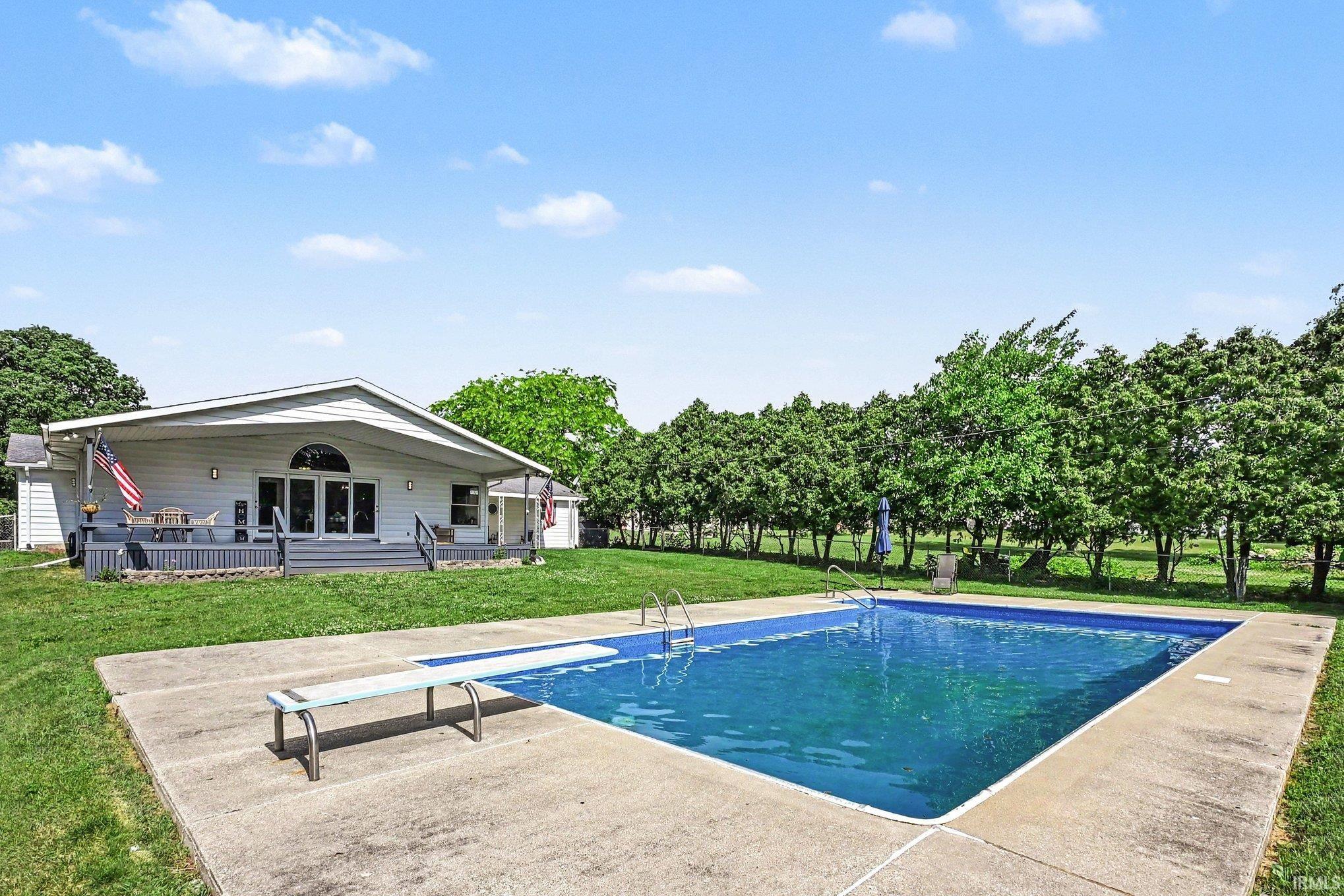 518 Sunset Lane Middlebury IN 46540