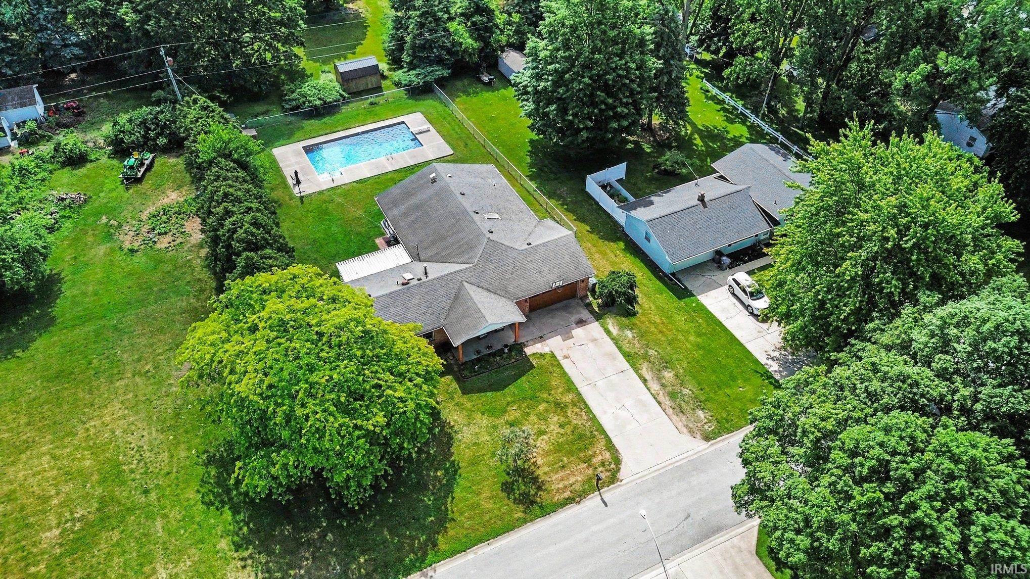518 Sunset Lane Middlebury IN 46540