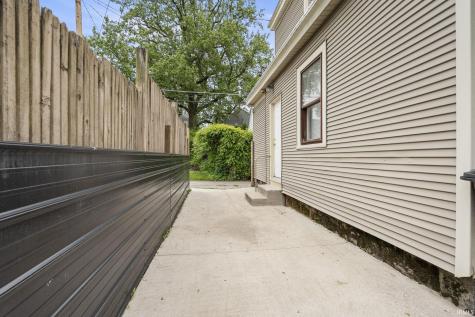 1018 Loree Street Fort Wayne IN 46805