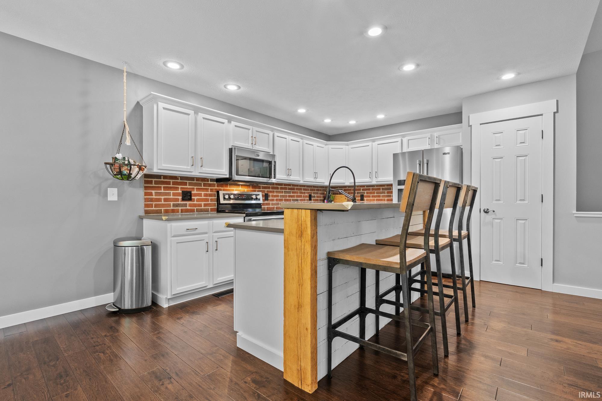 58561 Baugo Cove Drive Elkhart IN 46517