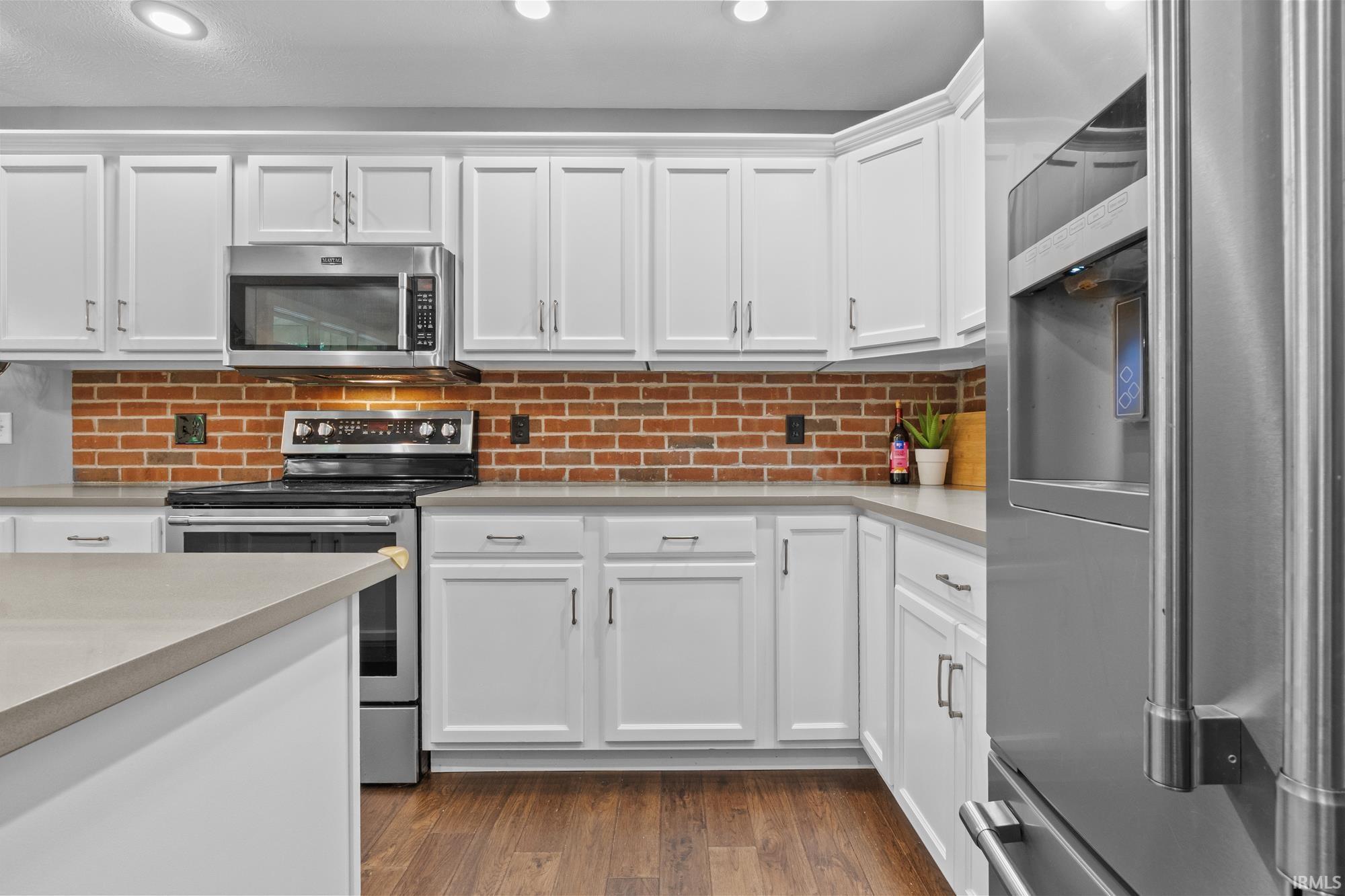 58561 Baugo Cove Drive Elkhart IN 46517