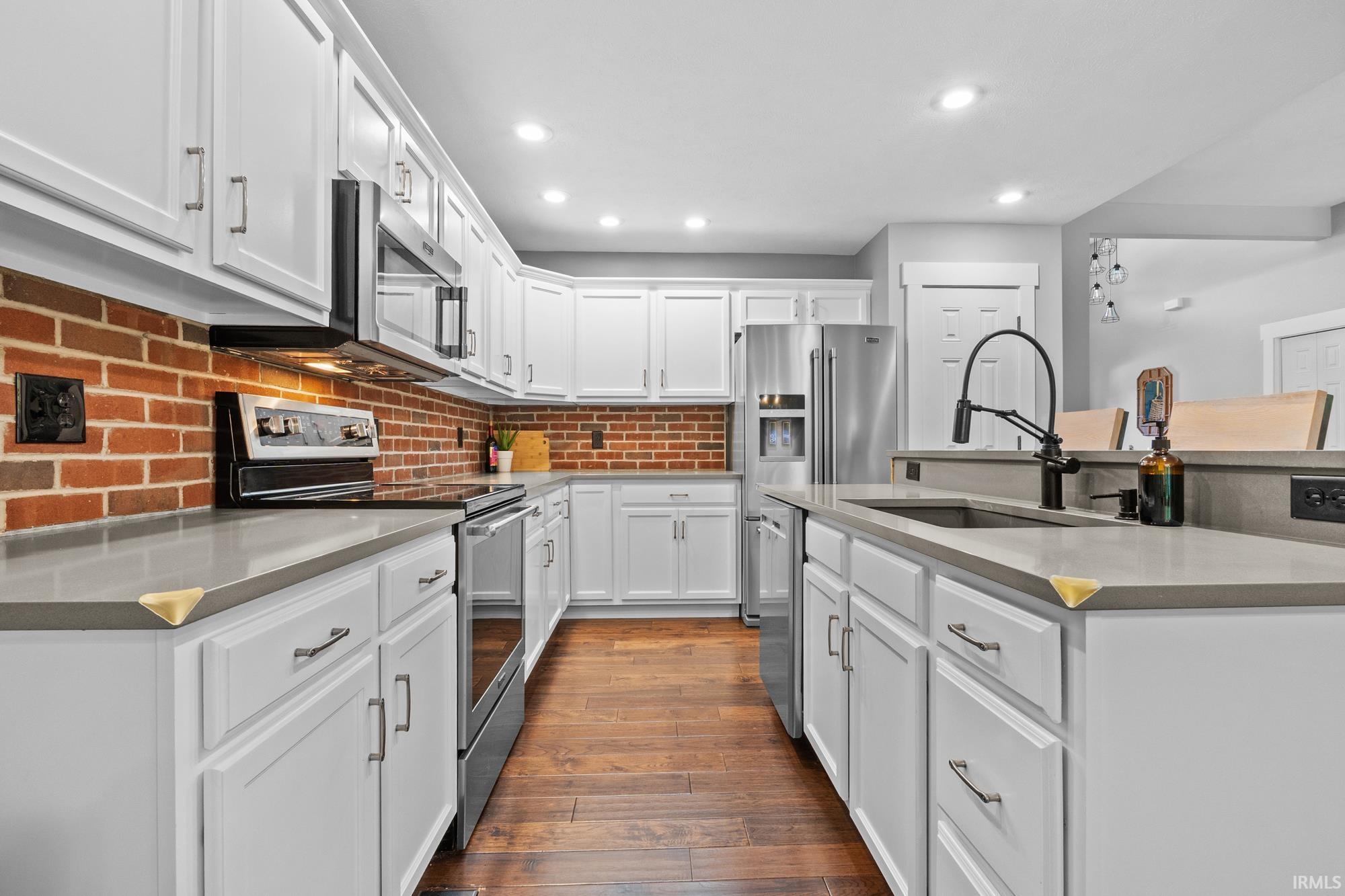 58561 Baugo Cove Drive Elkhart IN 46517