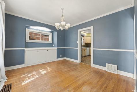 1142 W Foster Parkway Fort Wayne IN 46807
