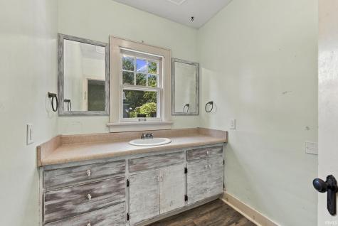 1142 W Foster Parkway Fort Wayne IN 46807