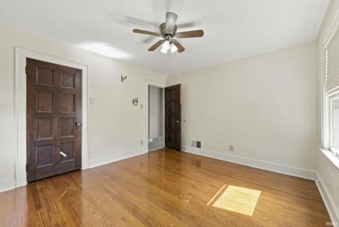1142 W Foster Parkway Fort Wayne IN 46807