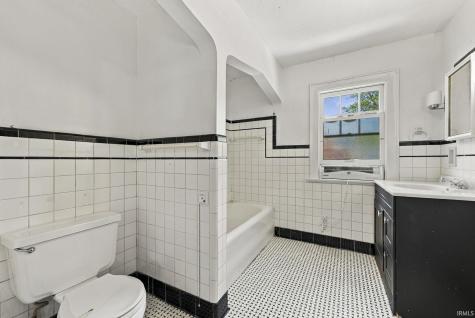 1142 W Foster Parkway Fort Wayne IN 46807