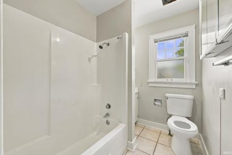 1142 W Foster Parkway Fort Wayne IN 46807