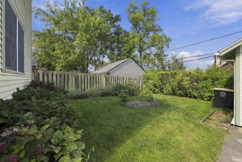 1142 W Foster Parkway Fort Wayne IN 46807