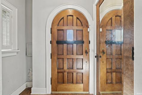1142 W Foster Parkway Fort Wayne IN 46807