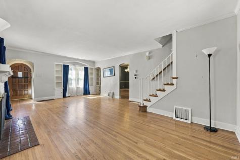 1142 W Foster Parkway Fort Wayne IN 46807