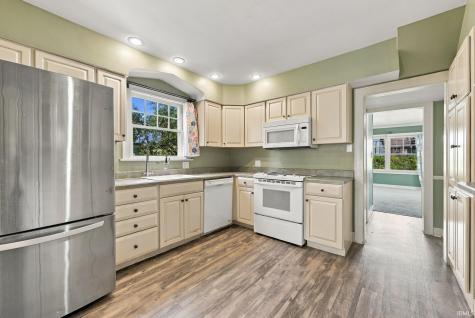 1142 W Foster Parkway Fort Wayne IN 46807