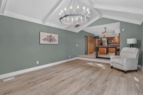 7107 Pine Lake Road Fort Wayne IN 46814