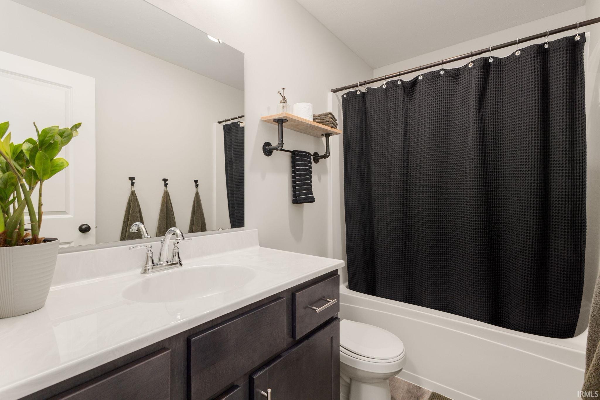 54895 Moonfish Court Middlebury IN 46540
