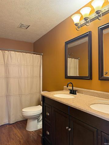 12345 Scenic Circle Loogootee IN 47553