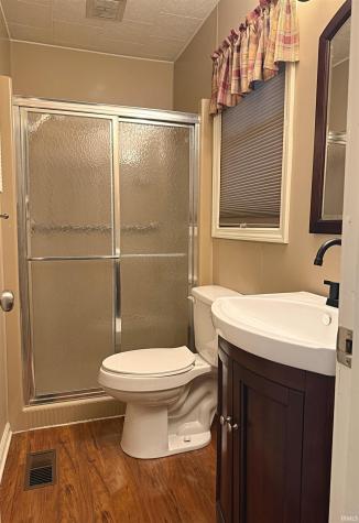 12345 Scenic Circle Loogootee IN 47553