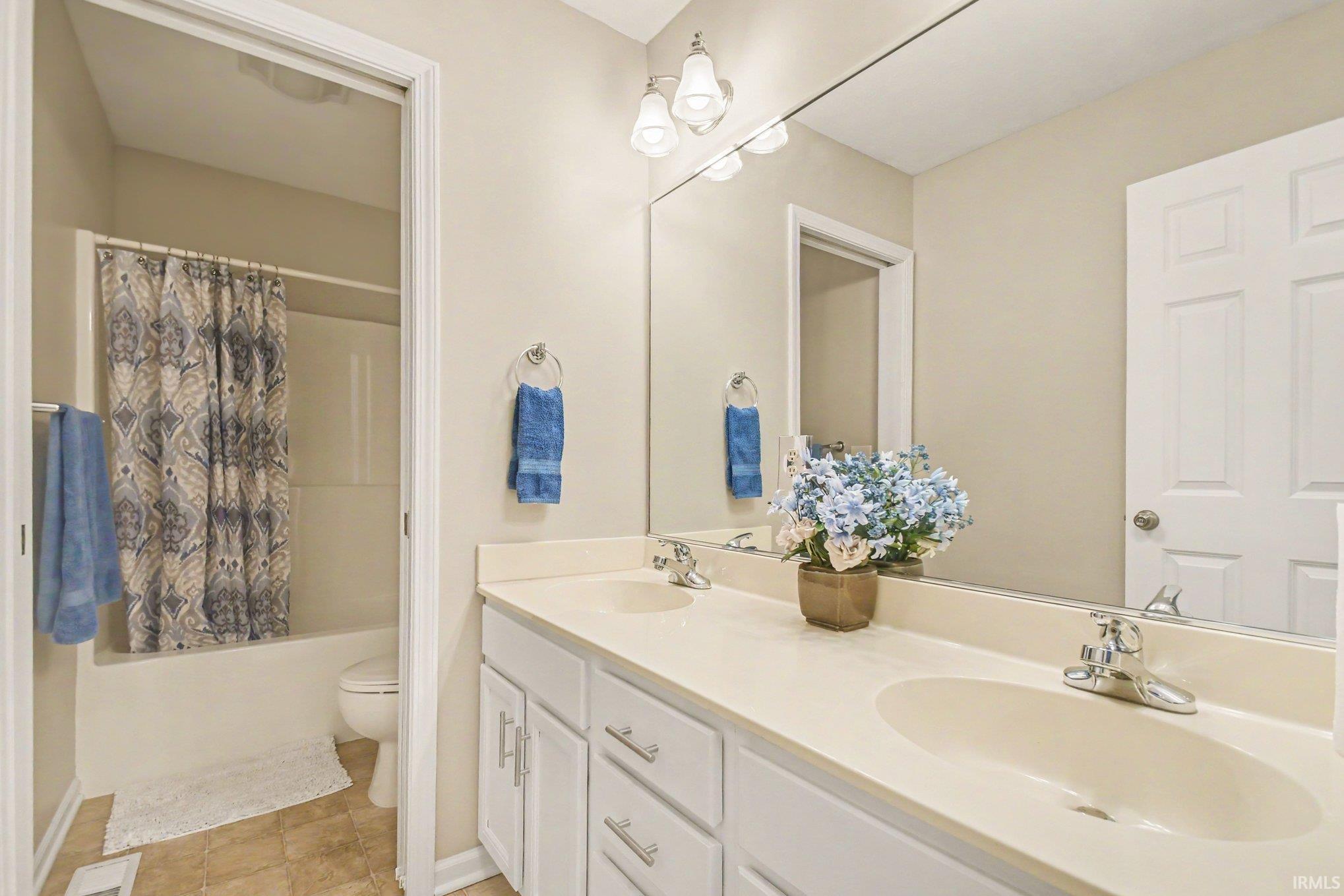 25615 Serenity Drive South Bend IN 46628