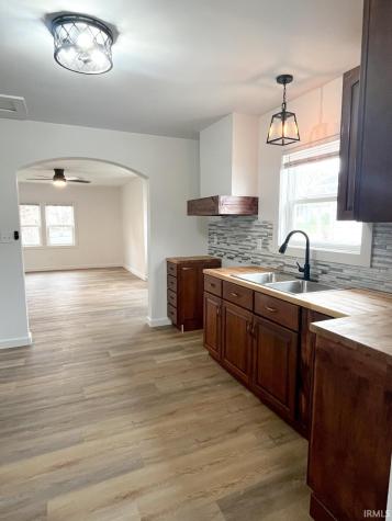 1217 S Shipley Street Muncie IN 47302