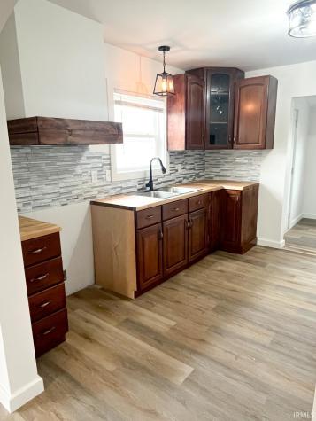 1217 S Shipley Street Muncie IN 47302