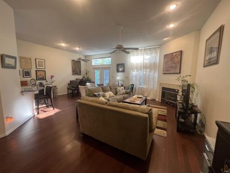 2112 S Bent Tree Drive Bloomington IN 47401