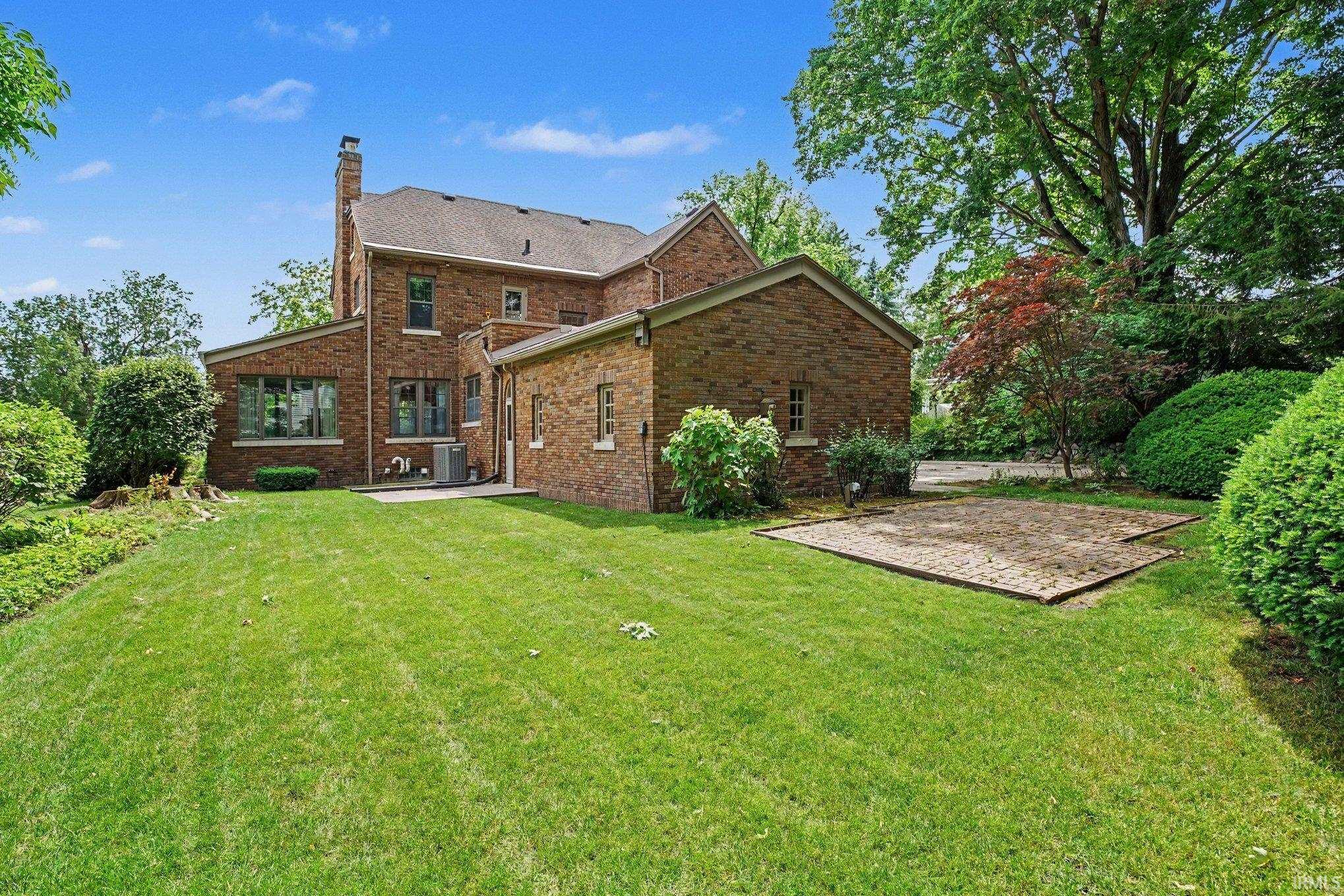 1109 Donmoyer Avenue South Bend IN 46614